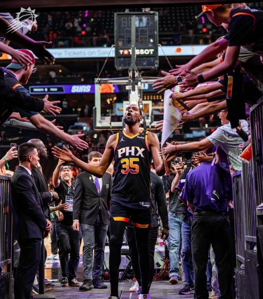 随机杜兰特回归赛场，败北首场状态亮眼，C9观众沸腾！